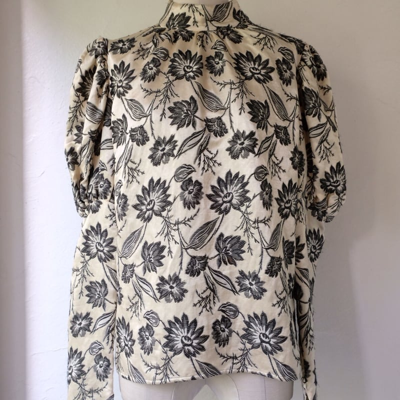 erikokatori shell jacquard cropped ブラウス erikokatori shell jacquard cropped ブラウス erikokatori