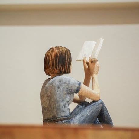 吉田愛美｜本を読むひと４〈送料着払い〉