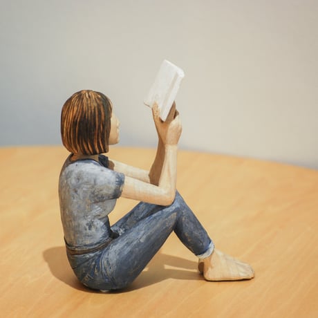 吉田愛美｜本を読むひと４〈送料着払い〉