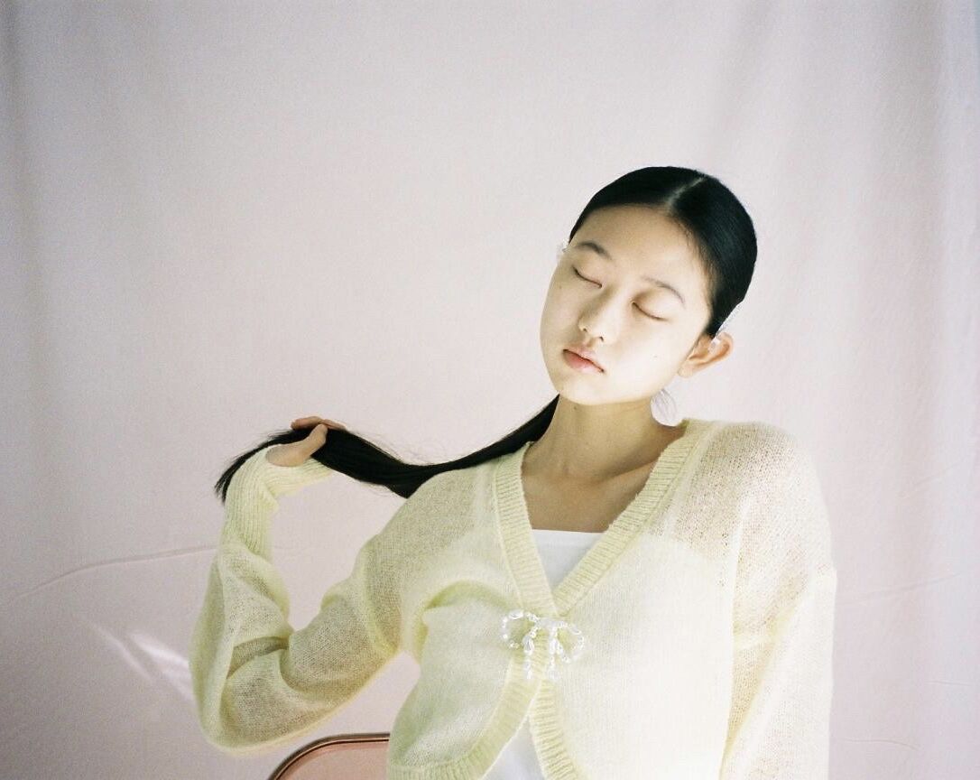 Ribbon Brooch Sheer Cardigan（Pink/Blue/Yellow）