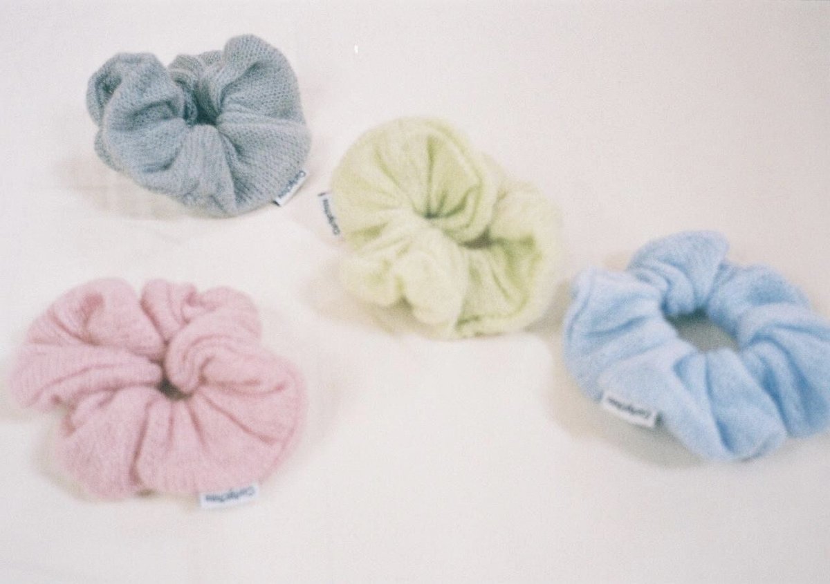 HER. コットンウールニットシュシュ Sheer Knit Chou Chou（Green） | Curlychou