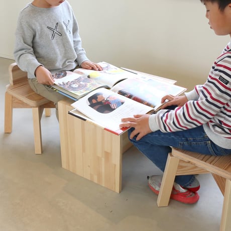 aisuのミニスツール（背もたれ付き）