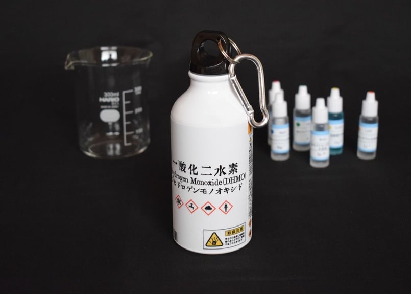 炭水化物大好き 一酸化二水素筒 - DHMO Bottle | MONYA