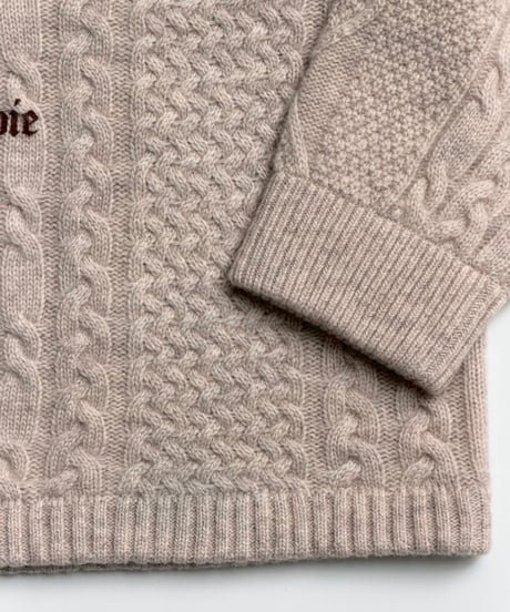 A(cademic) logo aran knit