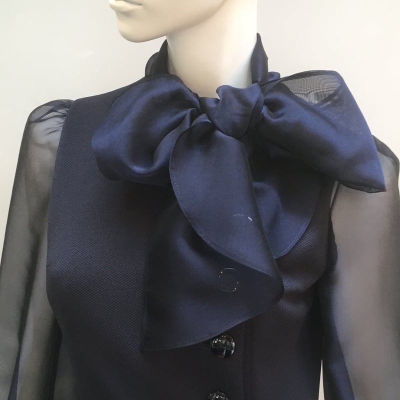 VELLAドラマSUITS 鈴木保奈美さん着用ワンピース38！ VELLAドラマSUITS 鈴木保奈美さん着用ワンピース38！ - メルカリ