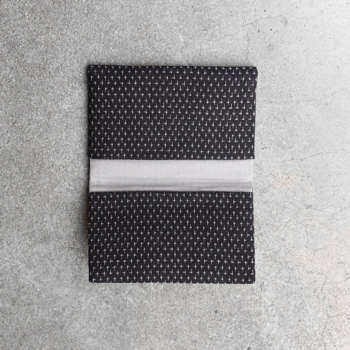 名刺入れ / 着尺/蚊絣 黒 | 能登上布 公式ONLINE STORE