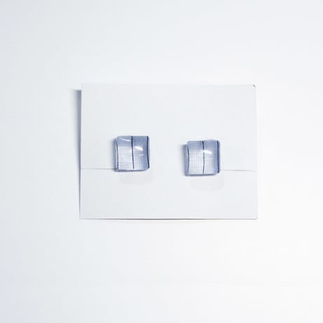 イヤリング　浮布〔clear cloth 〕/  丸四角 縞　薄青