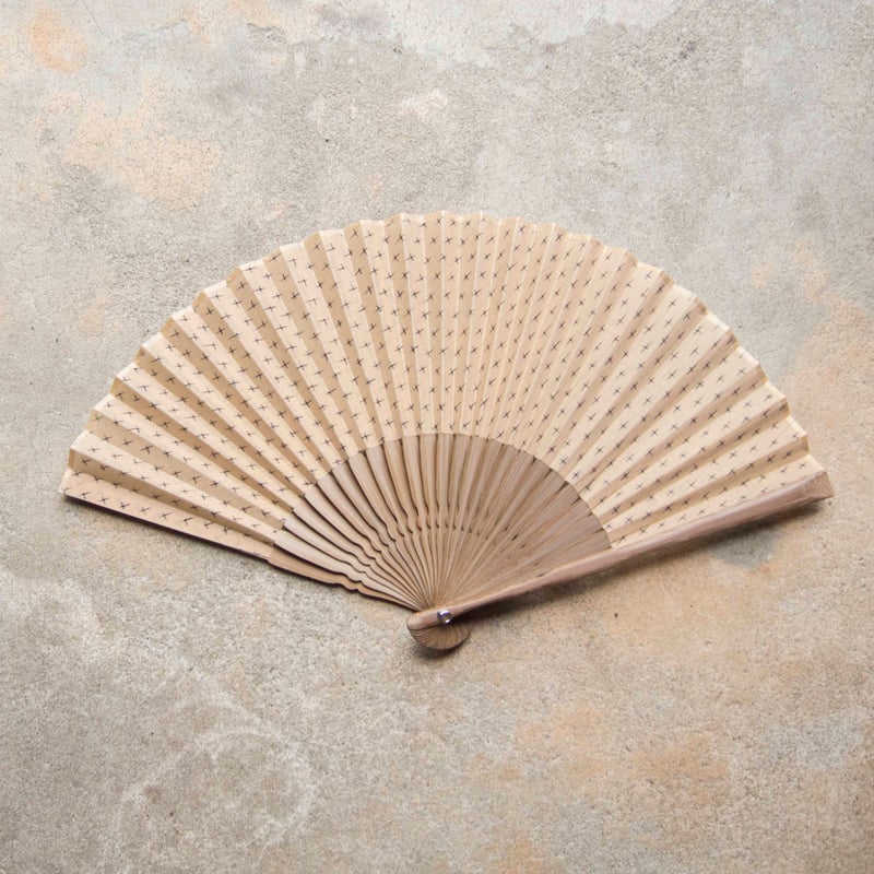 扇子 / 十字絣 サビ | 能登上布 公式ONLINE STORE