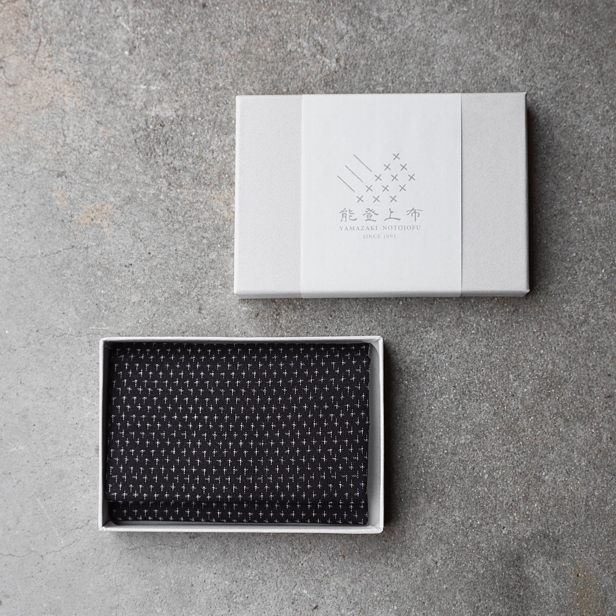 名刺入れ / 着尺/蚊絣 黒 | 能登上布 公式ONLINE STORE