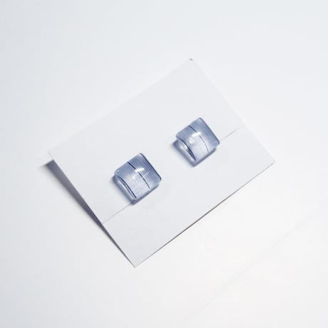 イヤリング　浮布〔clear cloth 〕/  丸四角 縞　薄青