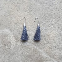 イヤリング/ピアス　絣房 紺