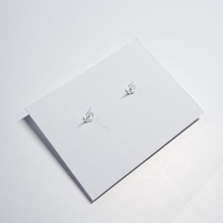 ピアス　浮布〔clear cloth 〕/  丸四角 縞　薄灰