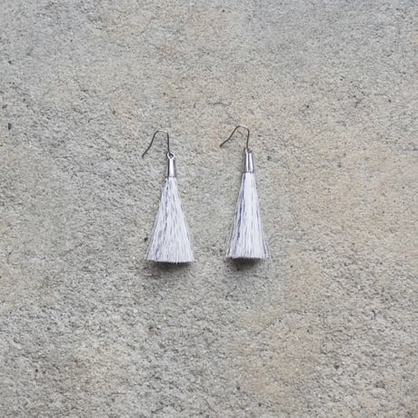 イヤリング/ピアス　絣房 白