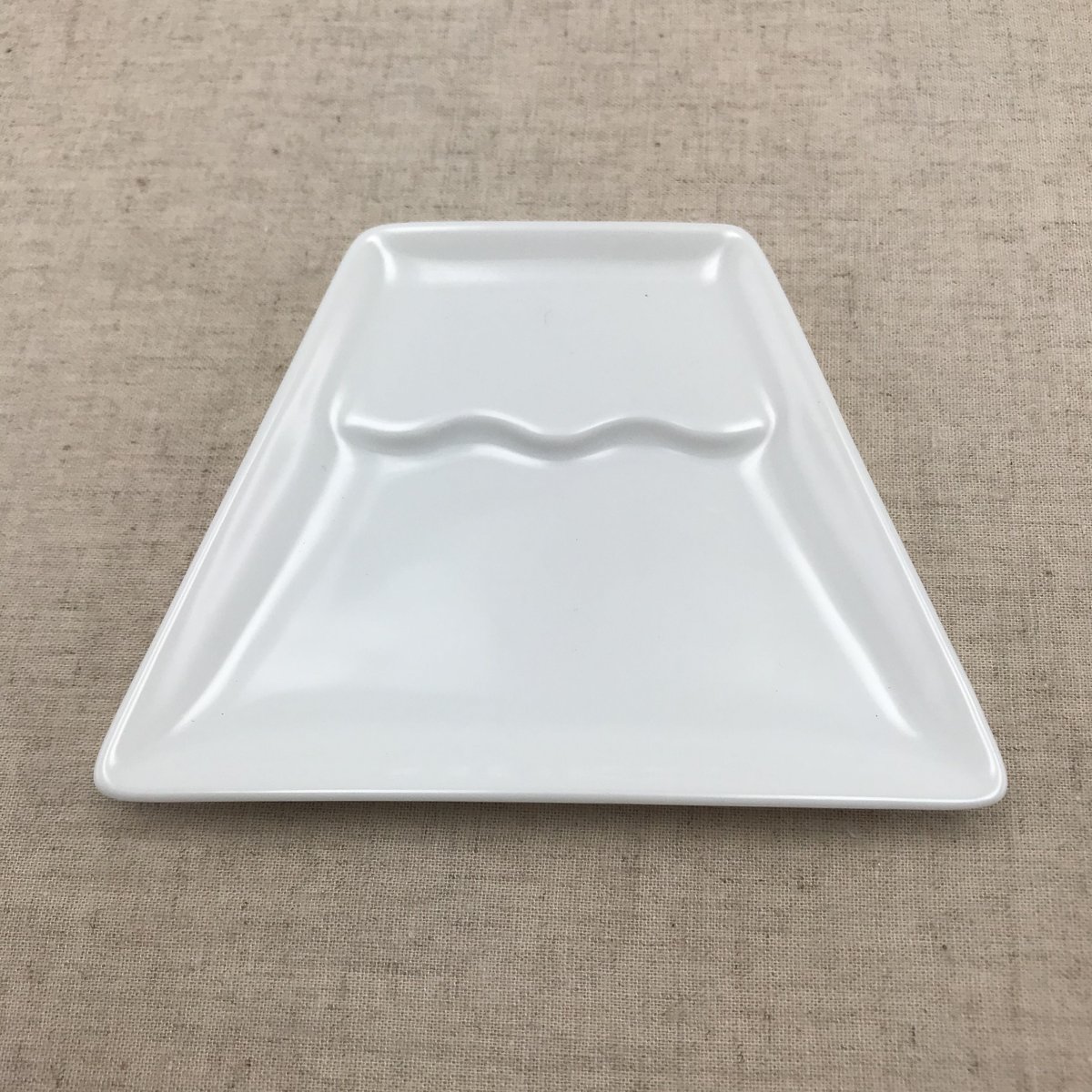 富士山 fuji 小皿 白 裏印あり P38001 | 小田陶器オンラインストア