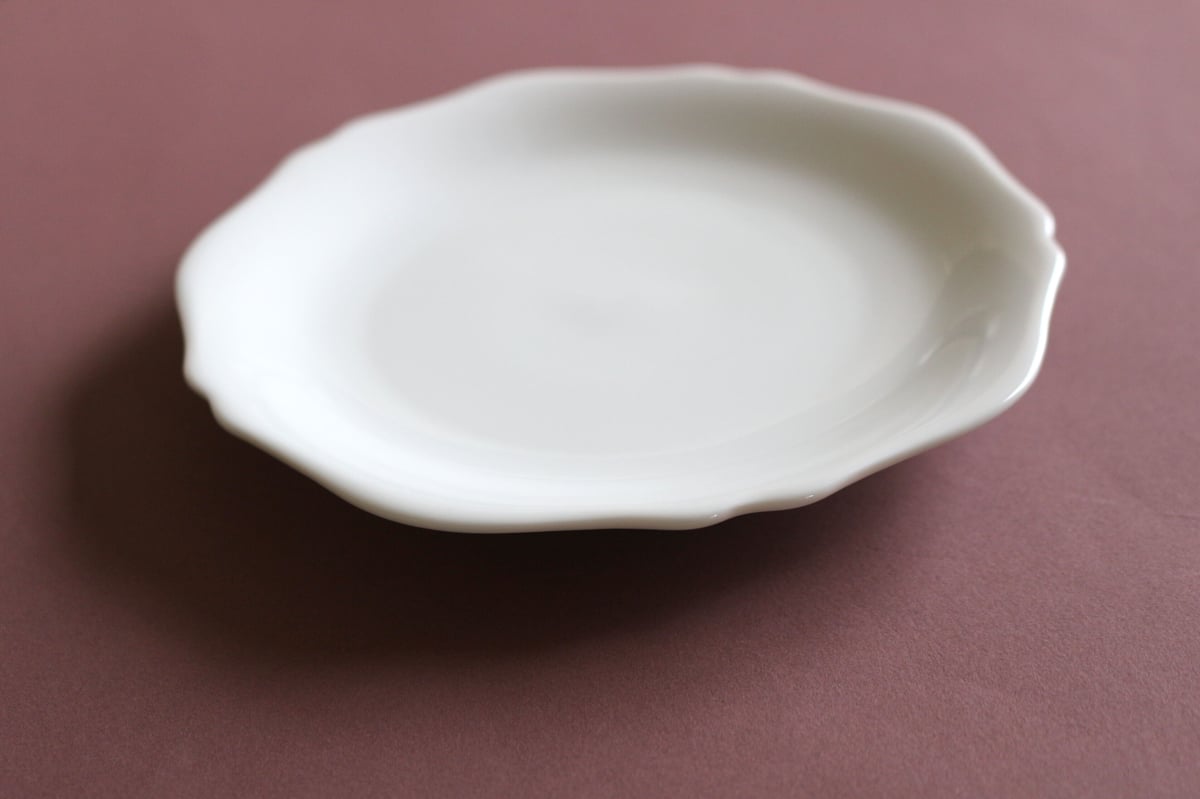 meimei-ware 16.5取皿 輪花 （ツヤ白） | 小田陶器オンラインストア