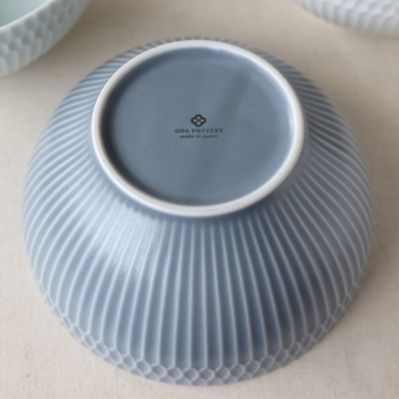 さざなみ 19鉢 ブルーグレー（マット釉） M47103 | 小田陶器オンライン