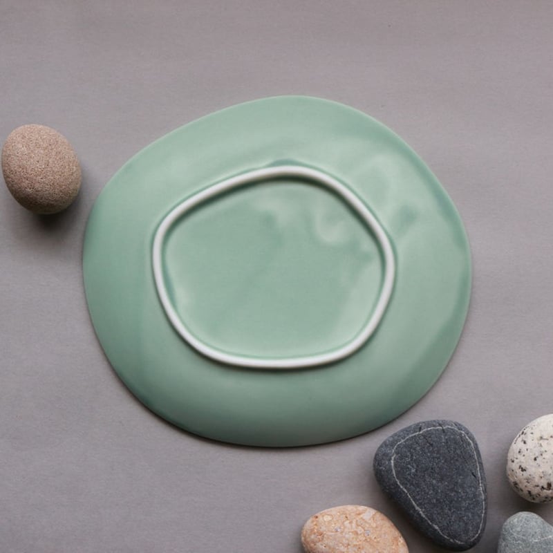 1点モノ】変形五角15小皿 青磁色マット（タナゴ） | 小田陶器