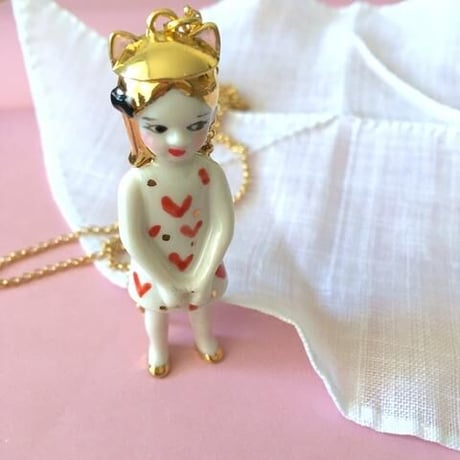 ナターシャプラノ/マドモアゼルシャゴールド人形ネックレス「プレゼント」