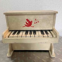 パリのブロカント/おもちゃのピアノ