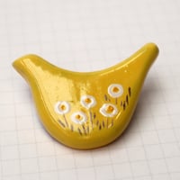 【奥田千珠】　ブローチ　黄色いトリ（S-214)
