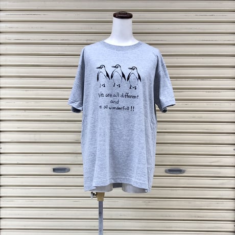 【ヒネモスノタリ】　ペンギン　Tシャツ　灰色