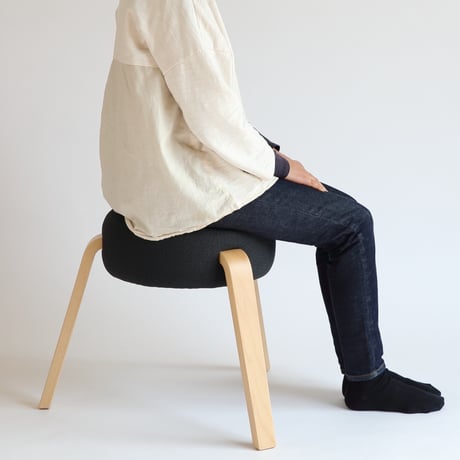 amemboスツール 特注張地（黒）