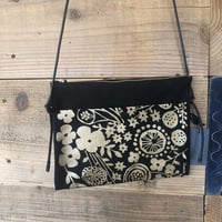 サコッシュ　パレード　ゴールド