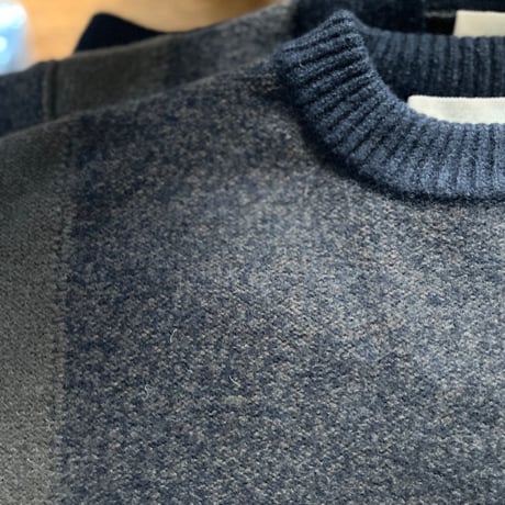 Slopeslow / Yak & Lambs bicolor クルーネックセーター