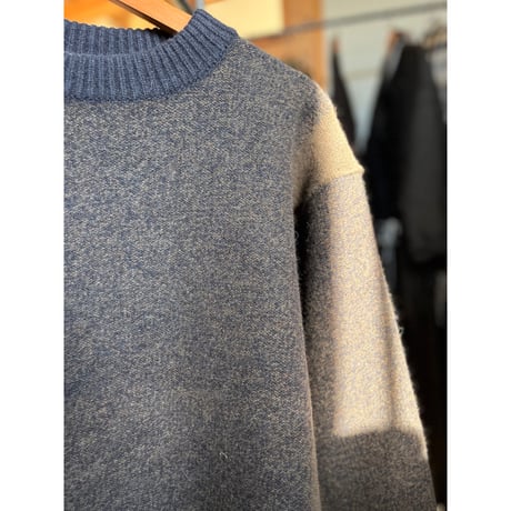 Slopeslow / Yak & Lambs bicolor クルーネックセーター