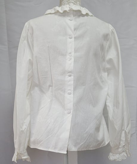 Duck×frill embroidery blouse