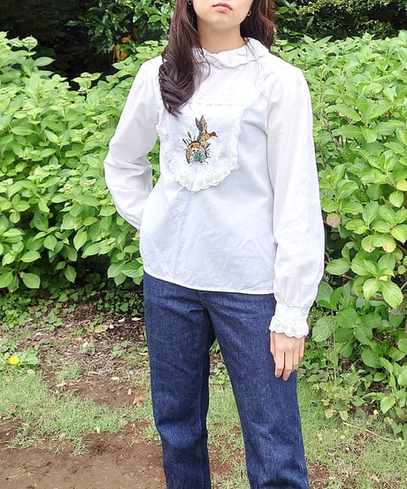 Duck×frill embroidery blouse