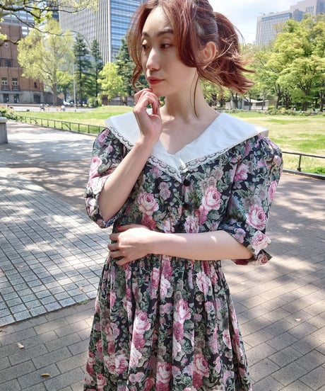 70's Black flower sailor dress