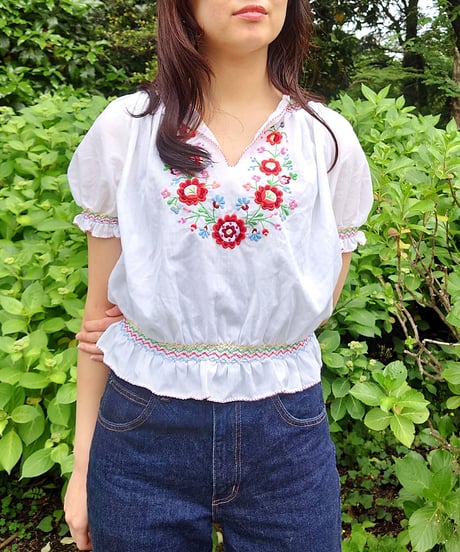 Flower tyrolean blouse