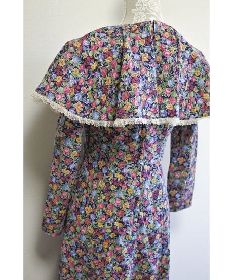70's Magical cape dress