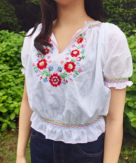 Flower tyrolean blouse