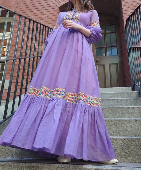 70′s Embroidery purple dress