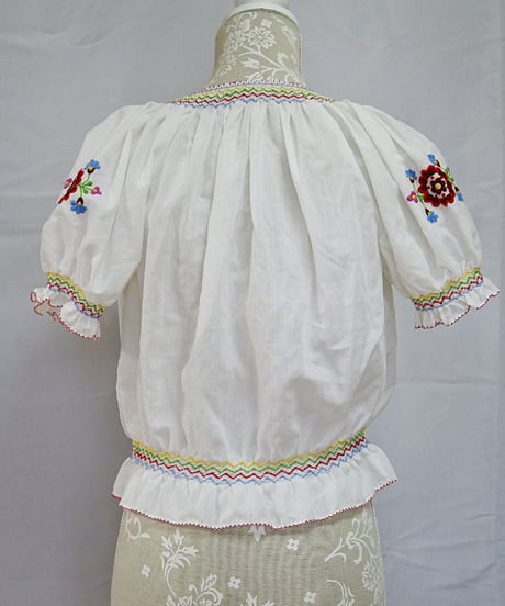 Flower tyrolean blouse