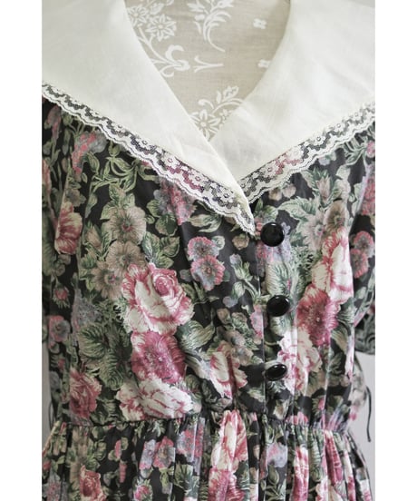 70's Black flower sailor dress