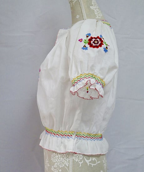 Flower tyrolean blouse