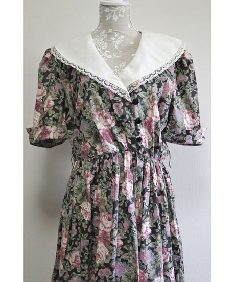 70's Black flower sailor dress