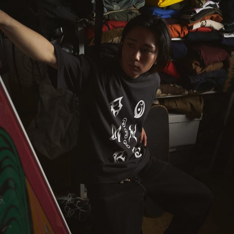 333 Tee CHARCOAL