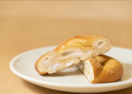 ソフトプレッツェル　～スウィートクリームチーズ入り～ 8個セット