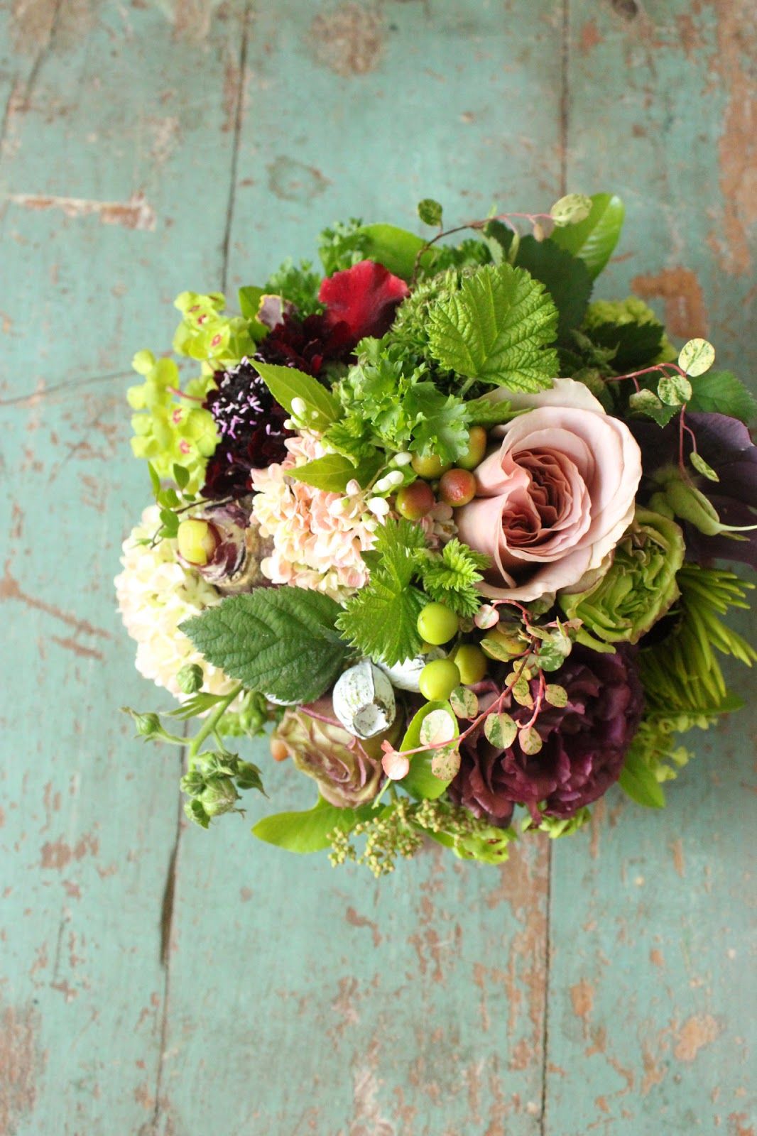 発送】季節のバスケットアレンジ M ※4営業日前までにご注文下さい