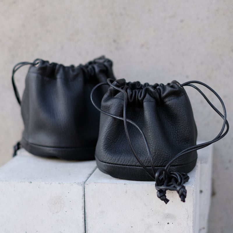 中川政七商店　Inswirl KINCHAKU BAG SMALL黒　レザー巾着 KINCHAKU BAG SMALL / inswirl | en-shouten online