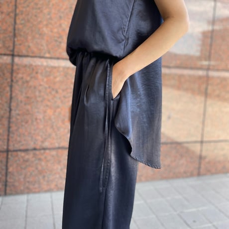 LIROMA アセテートロングワイドパンツ