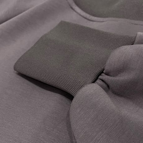 M53. (エムゴーサン) パンプルオーバー　チャコール