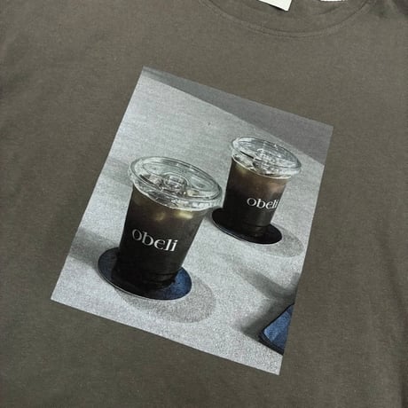 SEVEN SENSE コーヒープリントTシャツ-  カーキ
