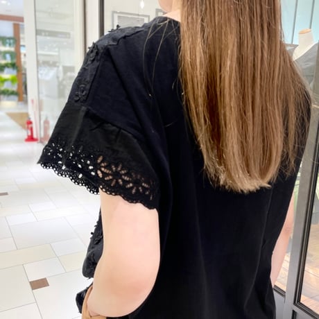 PEINDRE エアリーフラワー立体刺繍トップス　ブラック
