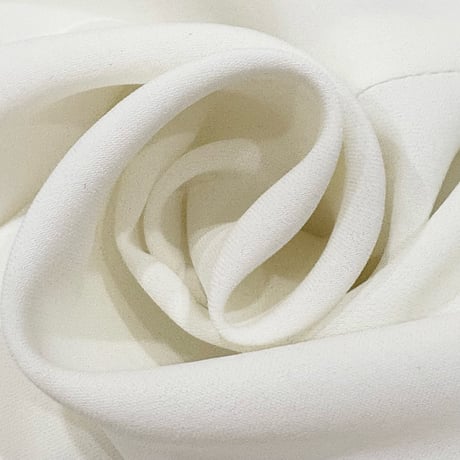 QTUME キーネックフレアブラウス　White