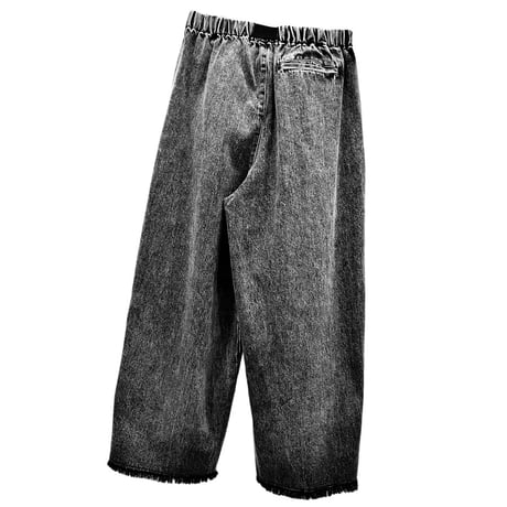 M53.  ベルトデニムタックパンツ
